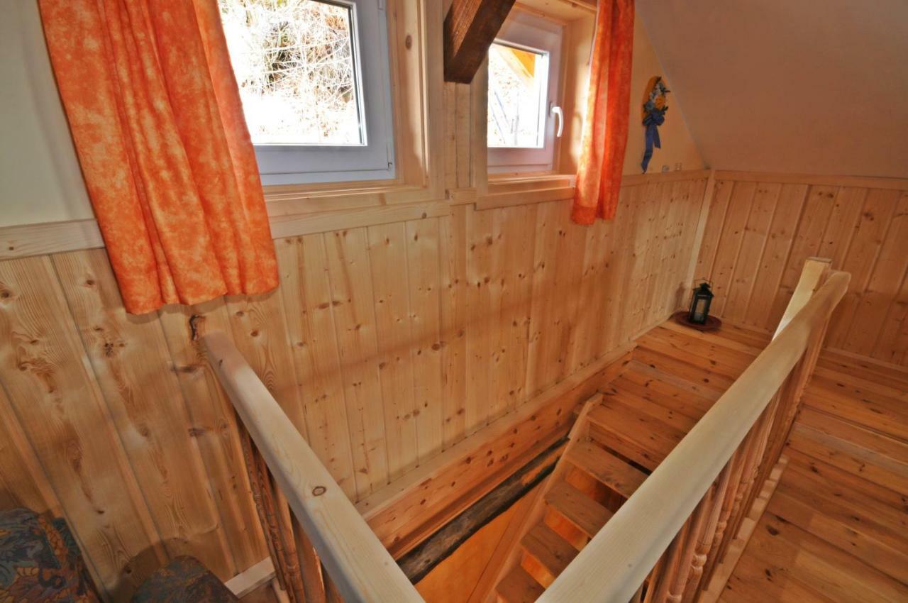 Holiday home Laerchenhuette Stall